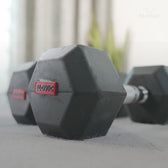 Tiger doing exercise with Slovic hexa dumbbells